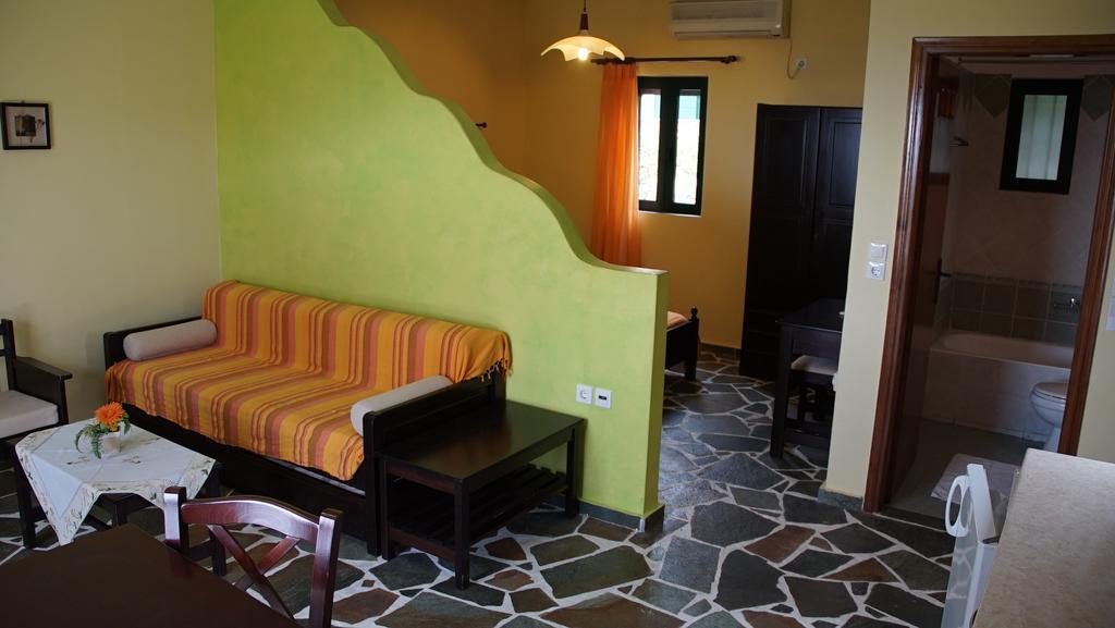 Ktima Nikola Apartment Marmari  Bagian luar foto